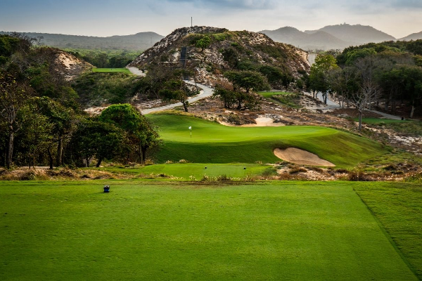 5D4N Ho Tram - Saigon Golf Tour - photo 1